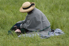 Fallen Daughter Mother holds fallen soldier
